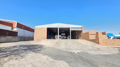 277 Southern Klipriviersberg Rd has a 750m² Warehouse Available For Sale in  Moffat View (11)